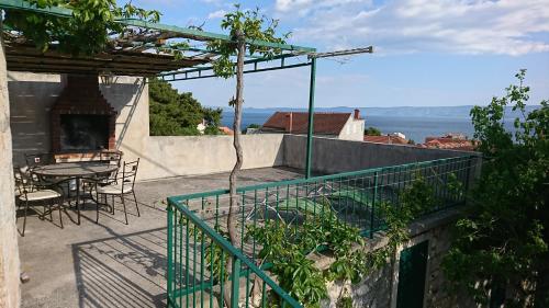 Holiday house with a parking space Bol Brac - 16820