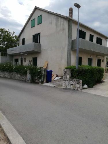 Apartments with a parking space Murter - 17059 - image 3