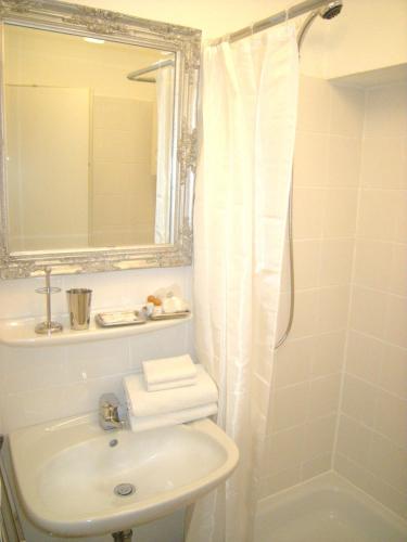 A-Partments Room Type - Apartment (4 Adults) - Holzgasse 16