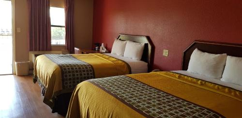Deluxe Inn