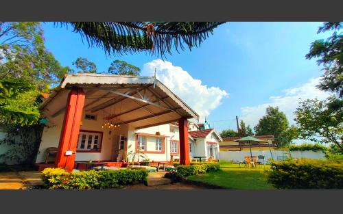Exterior view, The Birdhouse Backpackers Hostel in Coonoor