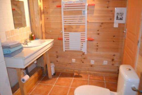 Баня, Petit appartement en montagne in Saint-Julien-en-Champsaur