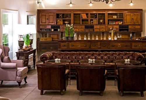 506 On the River Inn Woodstock - image 9