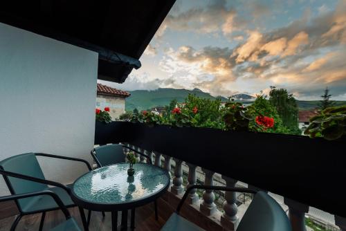 Balkon/terasa, Town hostel in Peje