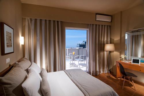 Hotel Delfini – Moschato, PA