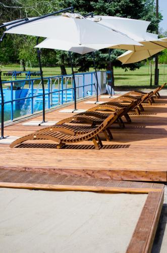 Sziksosfurdo Strand es Kemping in Domaszék