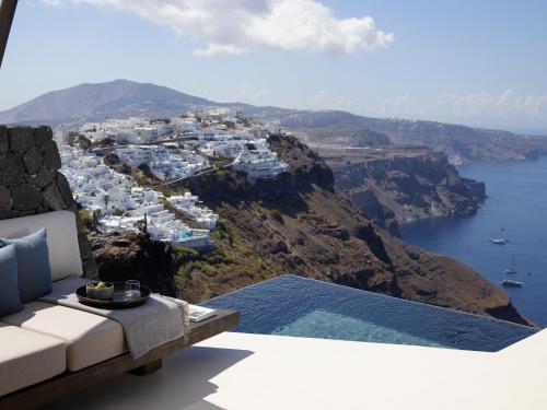 Vora Santorini