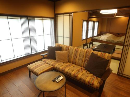 Room with Tatami Area and Hot Spring Bath image 7