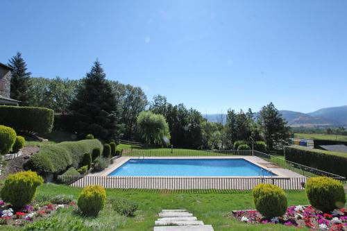 Tpa Casa en Pleta de Saga con piscina para 6/8 personas gîte à louer Bolvir