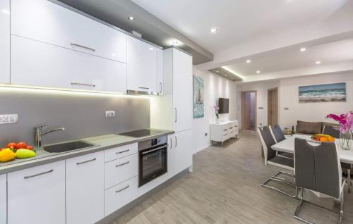 Apartment image 10