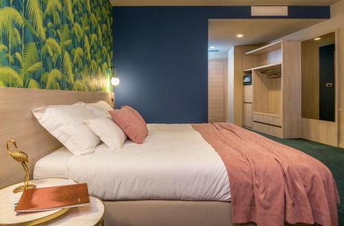 Priska Med Luxury Rooms - image 14