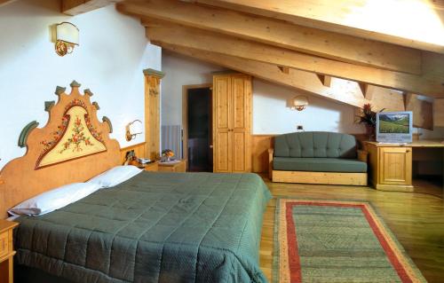 Classic Quadruple Room