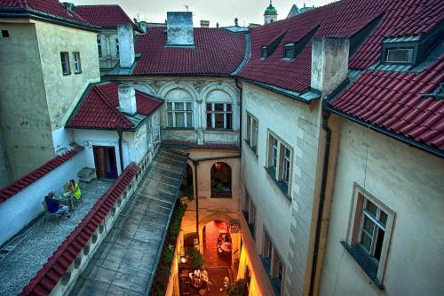 Karlova 25 Apartments - image 6