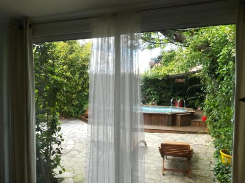 View, Grand studio avec piscine in Saint-Eloi