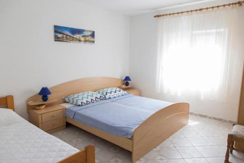 One-Bedroom Apartment image 8