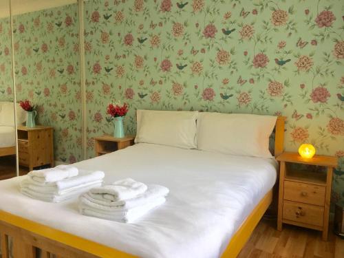 Apple Perch 2BR Flat - Free Parking