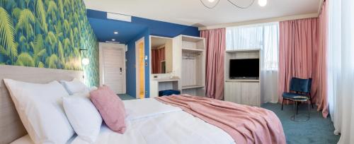 Priska Med Luxury Rooms - image 8