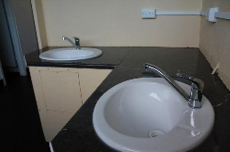 ห้องน้ำ, โรงแรมอเบลทาสมันคาราวานพาร์ค (Hotel Abel Tasman Caravan Park) in เดวอนพอร์ท
