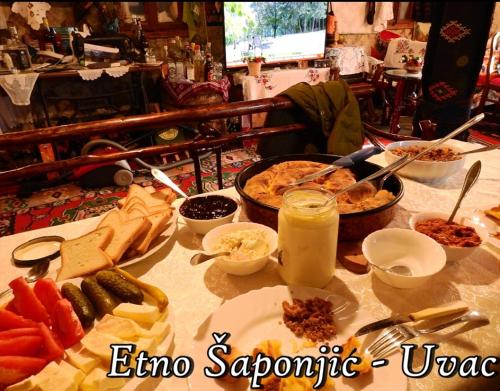 Φαγητό και ποτό, Etno domacinstvo Saponjic in Radijevići