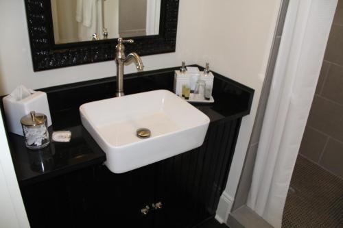 Gillen House Luxury Bed and Breakfast - image 2