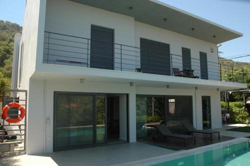  Saltyvilla with amazing View in Korinthos