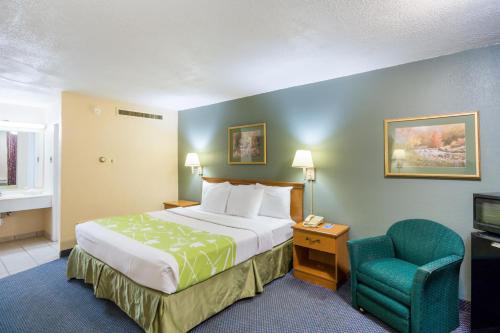 Rodeway Inn and Suites - image 5