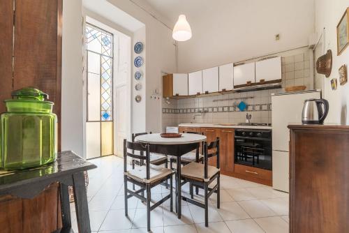 Colosseo Cozy Apartment - image 9