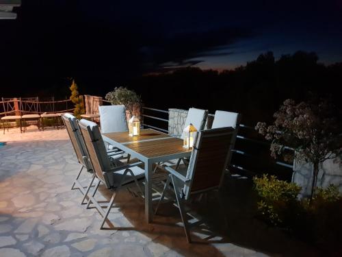 Létesítmények, HIŠA MANDRE (HISA MANDRE) in Kukljica