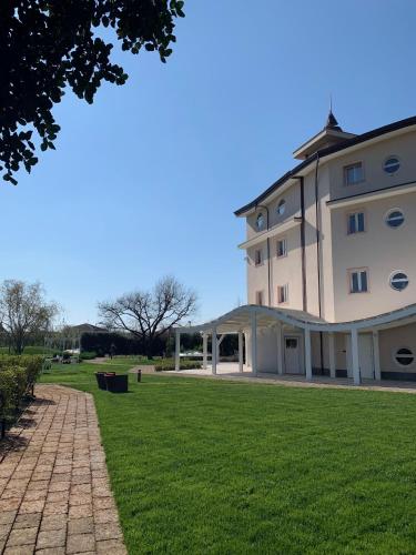 Astrea Wellness & Spa - image 14