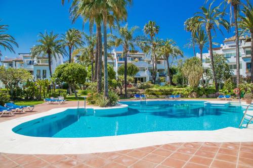 Luxury Duplex Penthouse Alcazaba Beach - RDR157