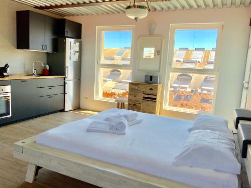 LUXURY STUDIO UNIQUE VIEW NEAR MAIN STATION, Milán