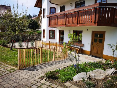 70m²- Ferienwohnung mit Terrasse in Achberg