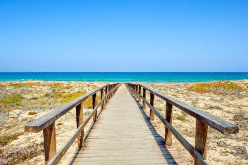 Luxury Pinada Beach - image 9