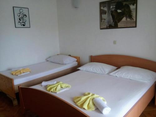  Comfortable bedroom in Ploče