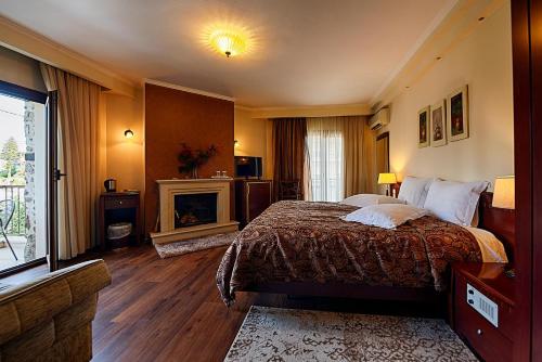Luxurious Double Room with Fireplace and Jacuzzi