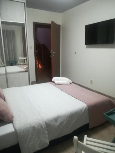 1 double bed