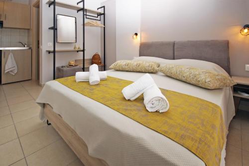  Mr&Mrs Green in Paradisos