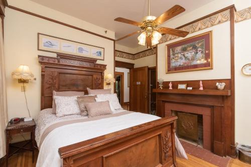 Herlong Mansion Bed & Breakfast Room Type - Deluxe Queen Suite