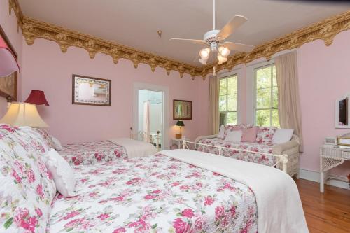 Herlong Mansion Bed & Breakfast Room Type - Quadruple Room