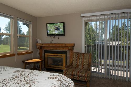 Quickdraw by KABINO Satellite WiFi Awesome Location Sleds Welcome Condo on Golf Course, Island Park (zdjęcie 10)