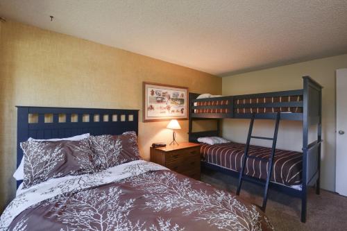 Quickdraw by KABINO Satellite WiFi Awesome Location Sleds Welcome Condo on Golf Course, Island Park (zdjęcie 6)