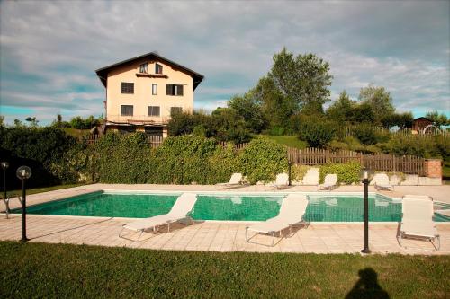 A szálláshely kívülről, Cascina Papa Mora in Cellarengo