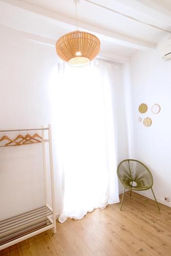 Bed and Beach Barcelona Apartments - image 4