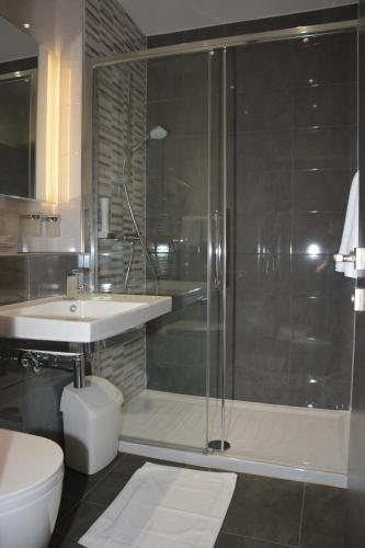Twin Room with Balcony and Sea View