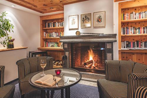 Hotel Post Sils Maria - image 2