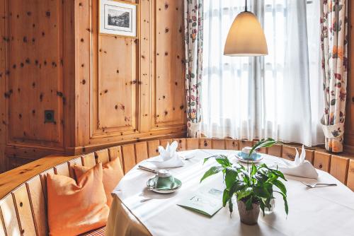 Hotel Post Sils Maria - image 8