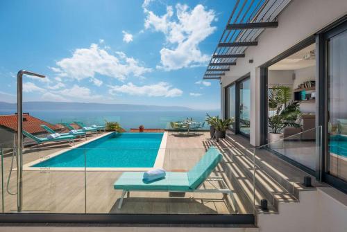 Luxury Villa Riva with Infinity Pool - image 8