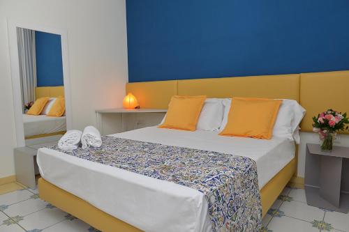 San Domenico Accommodation Maiori - Tap to explore photos