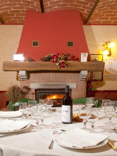 Ételek és italok, Cascina Papa Mora in Cellarengo