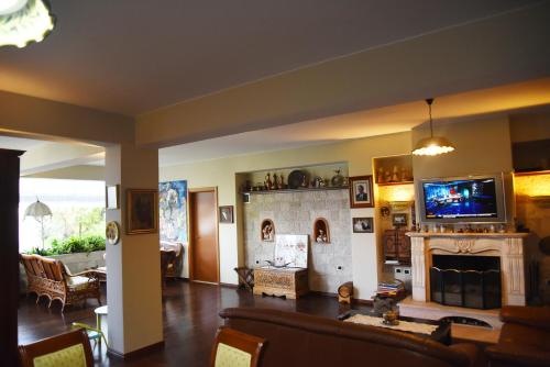 #IoniaHouse Surrel Villa, Тирана (фото 7)
